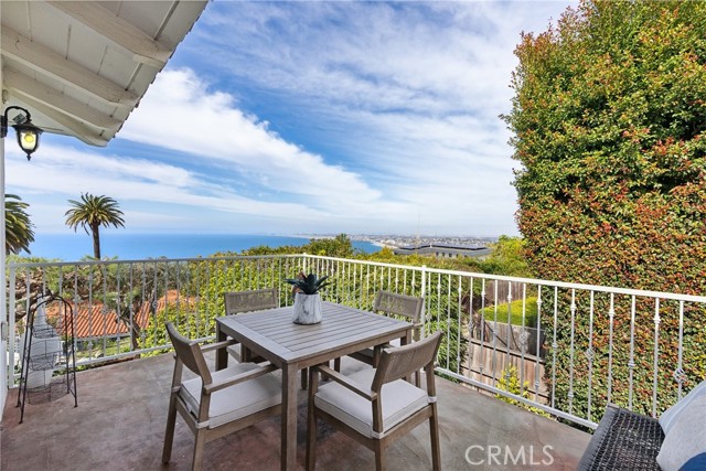 797 Via Somonte, Palos Verdes Estates, California 90274, 4 Bedrooms Bedrooms, ,3 BathroomsBathrooms,Residential,For Sale,Via Somonte,SB25011078