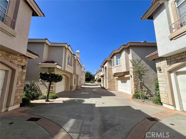 326 Genoa, Arcadia CA: https://media.crmls.org/medias/dac5f7bb-6a56-40d5-bb72-a1bc56265d13.jpg