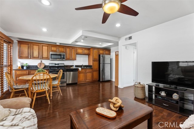 12526 Cuesta Drive, Cerritos CA: https://media.crmls.org/medias/dac63ff4-1243-49f5-adb7-4e87550cdc5c.jpg