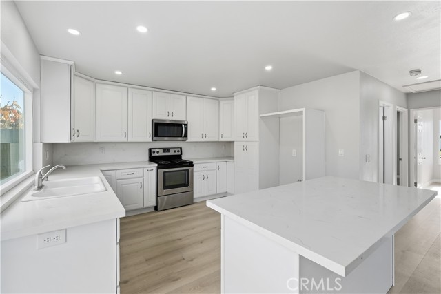 Detail Gallery Image 5 of 16 For 5191 Bridgewood, La Palma,  CA 90623 - 4 Beds | 3 Baths