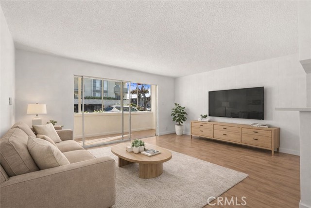 Detail Gallery Image 3 of 33 For 805 Glenway #105,  Inglewood,  CA 90302 - 2 Beds | 2 Baths