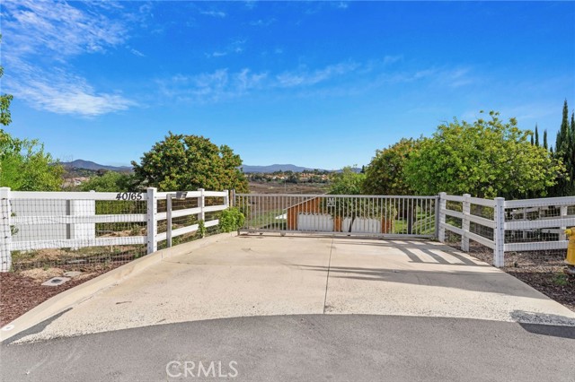 Detail Gallery Image 2 of 49 For 40165 Paseo Sereno, Temecula,  CA 92591 - 4 Beds | 2 Baths