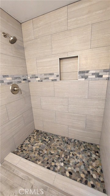 Detail Gallery Image 31 of 35 For 8649 Cantaloupe Ave, Panorama City,  CA 91402 - 3 Beds | 3 Baths