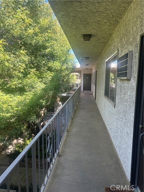Detail Gallery Image 12 of 16 For 7055 Etiwanda Ave #208,  Reseda,  CA 91335 - 1 Beds | 1 Baths