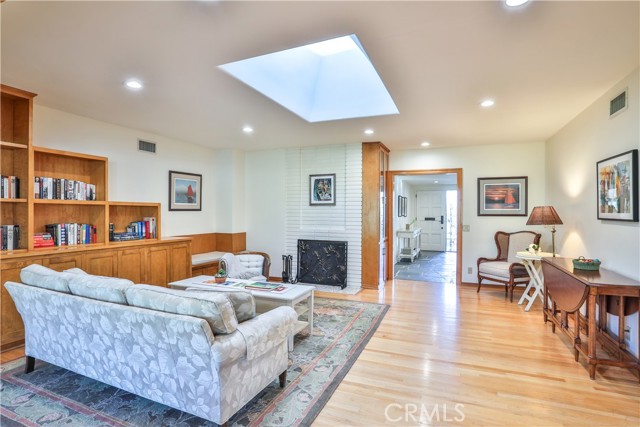 Detail Gallery Image 10 of 50 For 633 Purdue Dr, Claremont,  CA 91711 - 4 Beds | 3 Baths