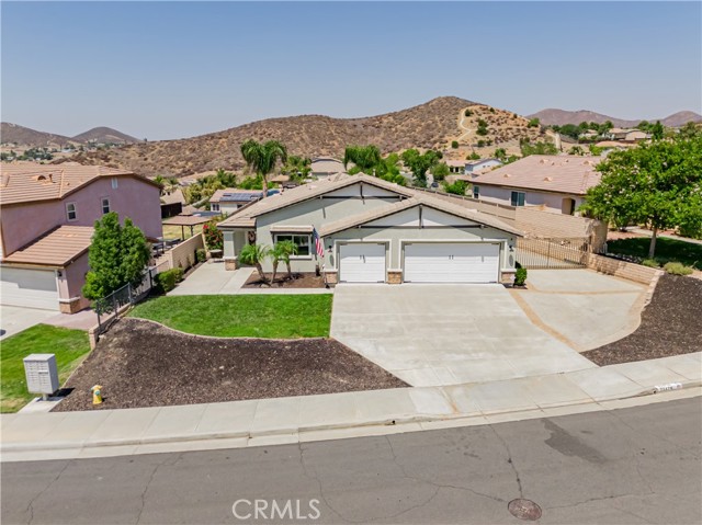 23470 Badger Creek Lane, Menifee CA: https://media.crmls.org/medias/dacb90d5-8cfd-4e84-baa3-d5a1915d34cc.jpg