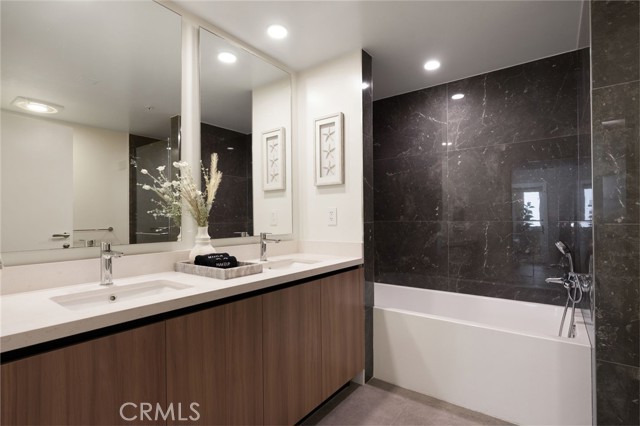Detail Gallery Image 13 of 36 For 39 S Los Robles #3019,  Pasadena,  CA 91101 - 2 Beds | 2/1 Baths