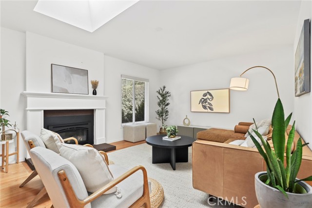 1870 N Arroyo Boulevard, Pasadena CA: https://media.crmls.org/medias/dacc5360-2422-4050-9eb4-020e28c433af.jpg