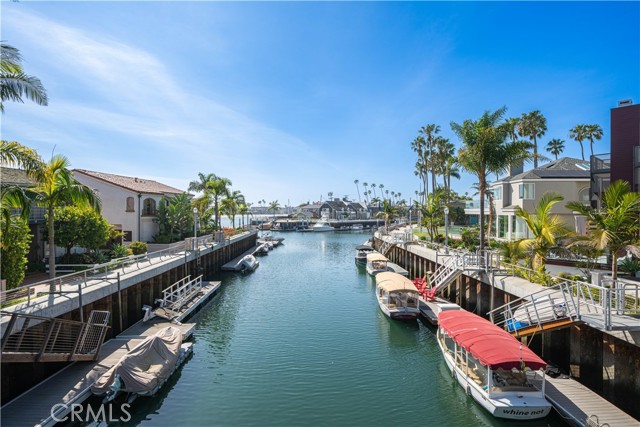 Detail Gallery Image 5 of 75 For 221 Rivo Alto Canal, Long Beach,  CA 90803 - 4 Beds | 5 Baths