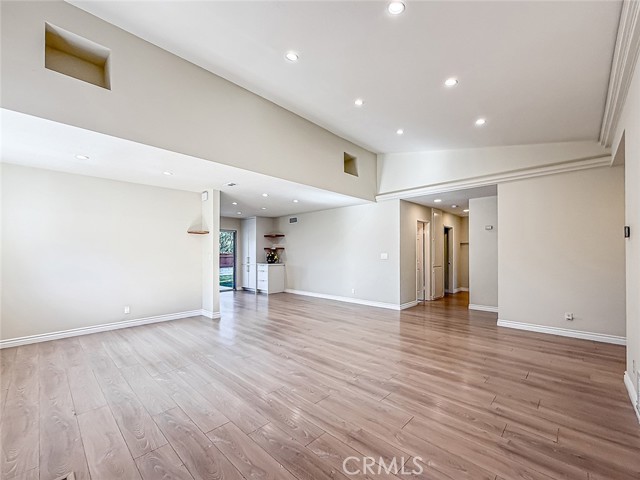 Detail Gallery Image 8 of 42 For 896 Bright Star St, Thousand Oaks,  CA 91360 - 4 Beds | 2 Baths