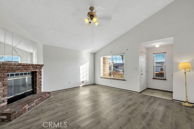 Detail Gallery Image 9 of 42 For 604 E Wilson, Ridgecrest,  CA 93555 - 4 Beds | 2 Baths