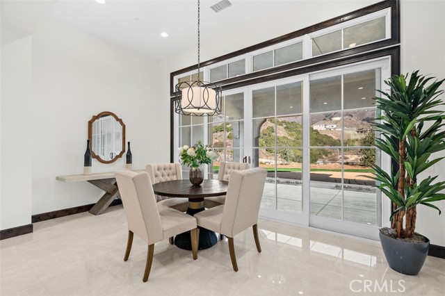 Detail Gallery Image 16 of 40 For 1715 Chimney Oaks Ln, San Dimas,  CA 91773 - 4 Beds | 4/1 Baths
