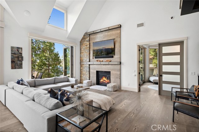 Detail Gallery Image 11 of 50 For 496 North State Highway 173, Lake Arrowhead,  CA 92352 - 6 Beds | 5 Baths