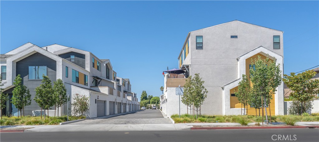 12234 Greenleaf Lane