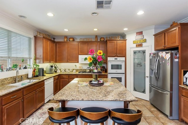 Detail Gallery Image 12 of 44 For 6686 Ashford Mill Ct, Corona,  CA 92880 - 4 Beds | 4 Baths