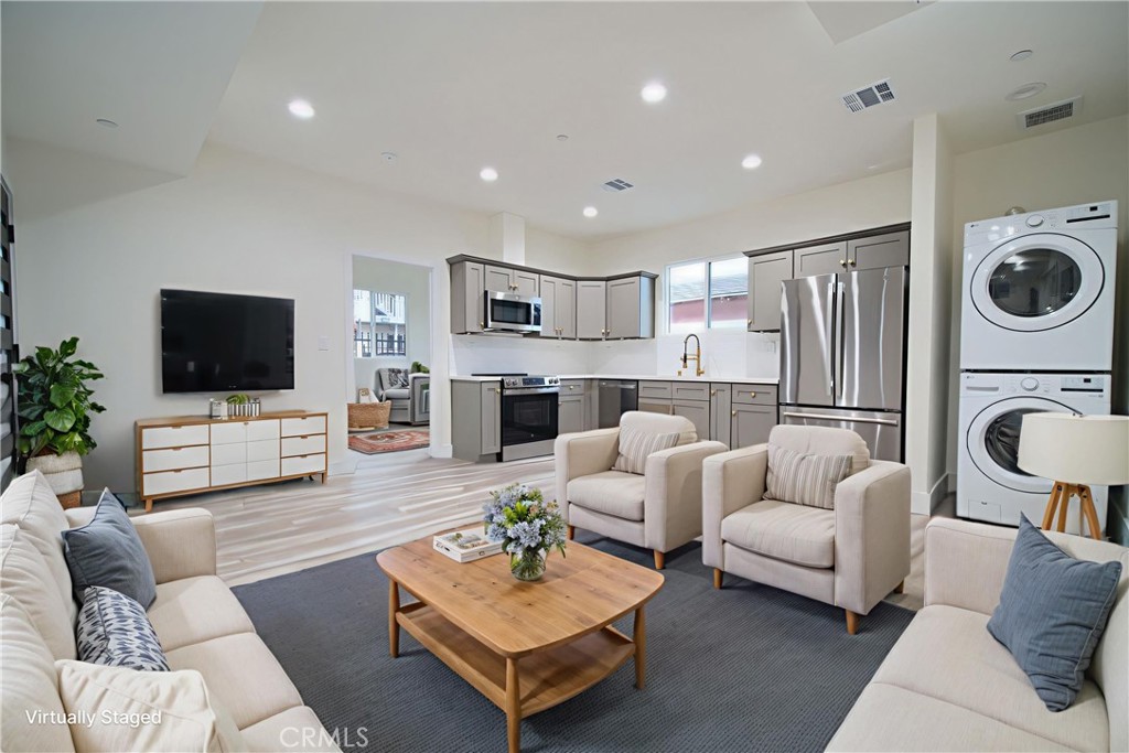 2011 S 8th Avenue #3/4