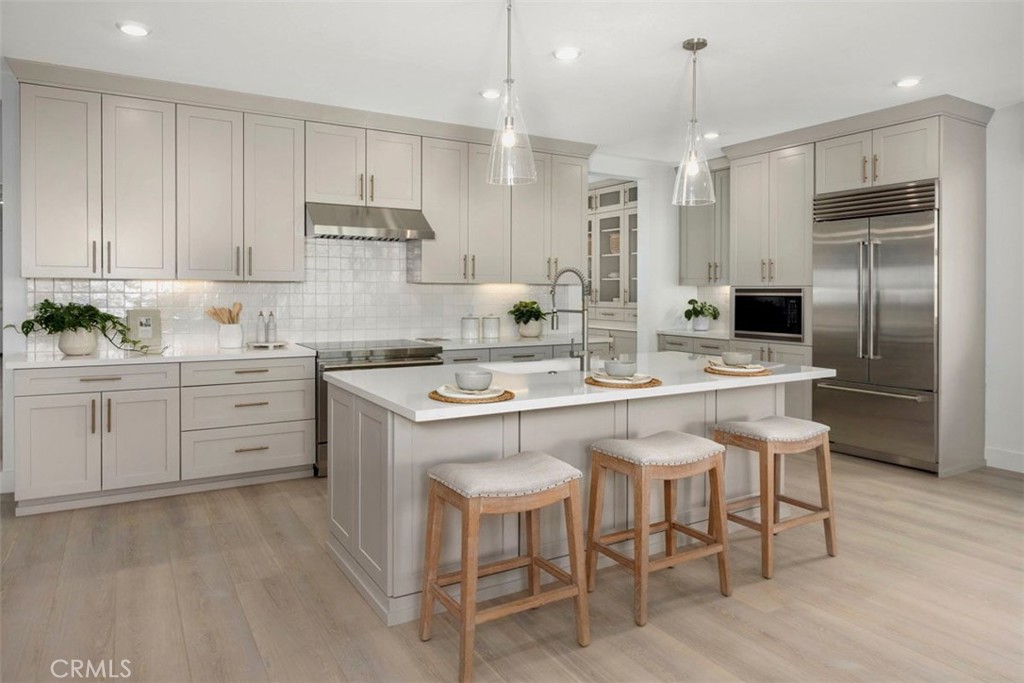 https://media.crmls.org/medias/dacfe8dd-5609-49f9-92c5-20db4b2fab65.jpg?preset=X-Large