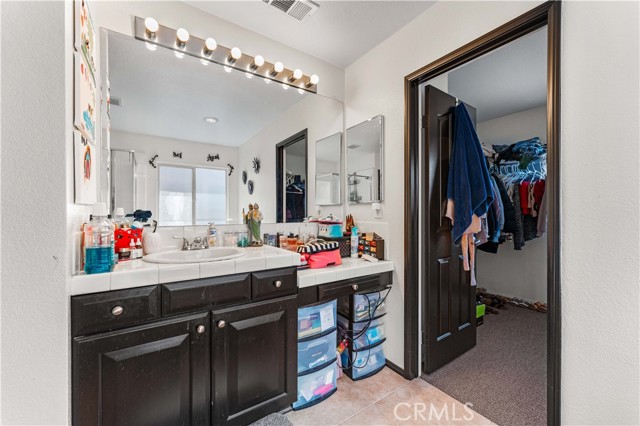 Detail Gallery Image 13 of 26 For 9482 Apricot Ct, Hesperia,  CA 92345 - 4 Beds | 2/1 Baths