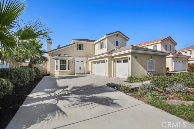 9198 Sycamore Ln, Fontana, CA 92335