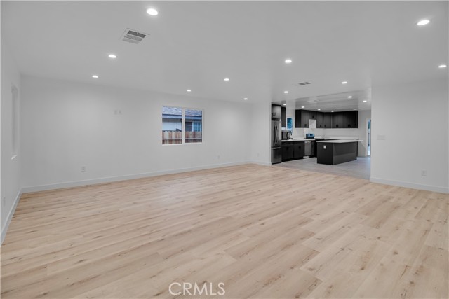 6513 San Miguel Street, Paramount CA: https://media.crmls.org/medias/dad0d0e2-d3cf-48c1-9909-b63496b59157.jpg