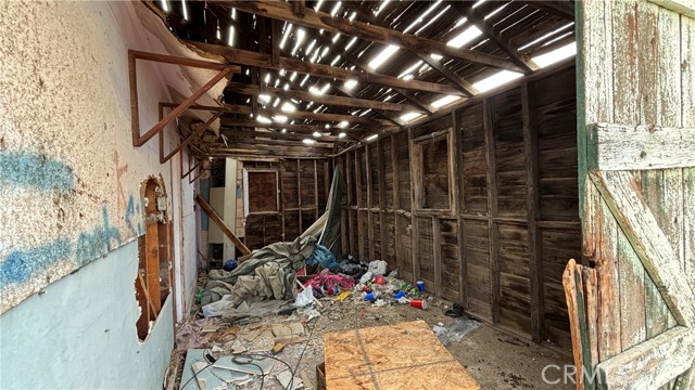 733 Ranch Rd (NEAR) Road, Yermo CA: https://media.crmls.org/medias/dad14830-2505-4676-996b-45784601c587.jpg