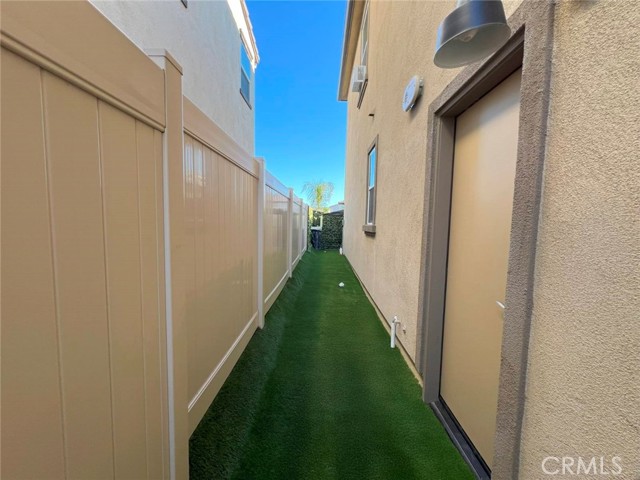 20910 Jennings Way, Newhall CA: https://media.crmls.org/medias/dad1a2c1-bf40-48bb-8991-c7922fc70699.jpg
