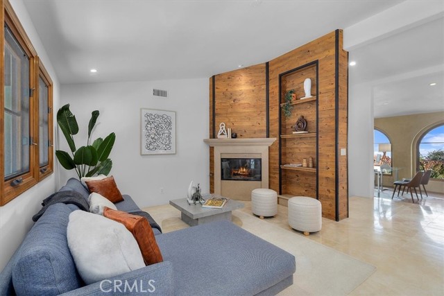 Detail Gallery Image 12 of 52 For 364 via Almar, Palos Verdes Estates,  CA 90274 - 5 Beds | 3/1 Baths