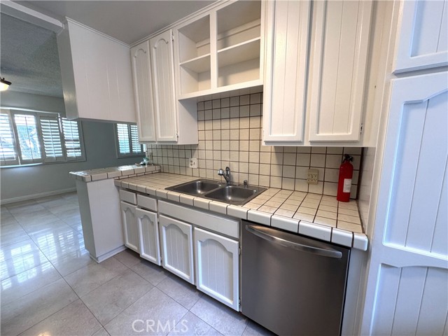 1632 Camden Avenue, Los Angeles CA: https://media.crmls.org/medias/dad2863c-5559-4baa-a4bc-ed75c766877d.jpg