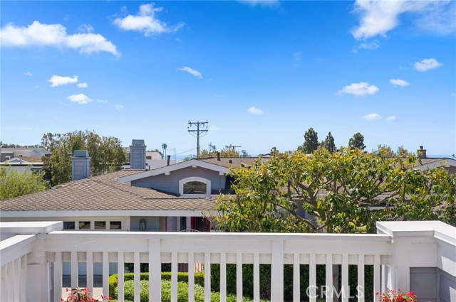 3611 Daffodil Avenue, Corona del Mar CA: https://media.crmls.org/medias/dad2b125-5637-4449-987e-f0922545f34c.jpg