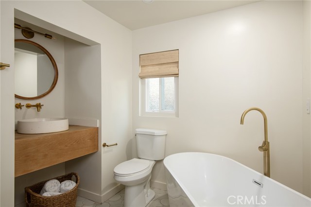 Detail Gallery Image 19 of 28 For 889 Sandalwood Dr, Lake Arrowhead,  CA 92352 - 4 Beds | 2/1 Baths