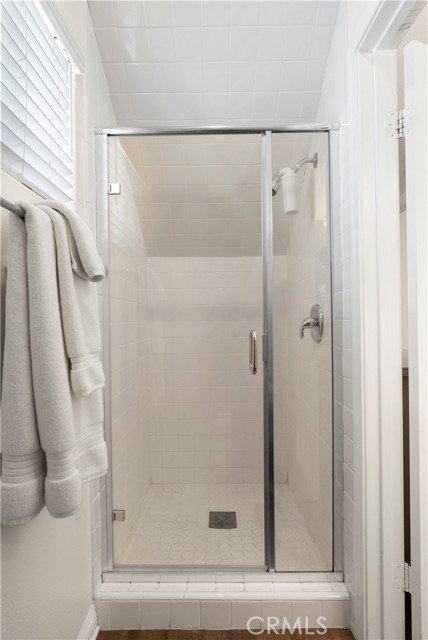 307 34th Street, Newport Beach CA: https://media.crmls.org/medias/dad50e4c-7675-4c06-9704-5b2ff5dd4404.jpg