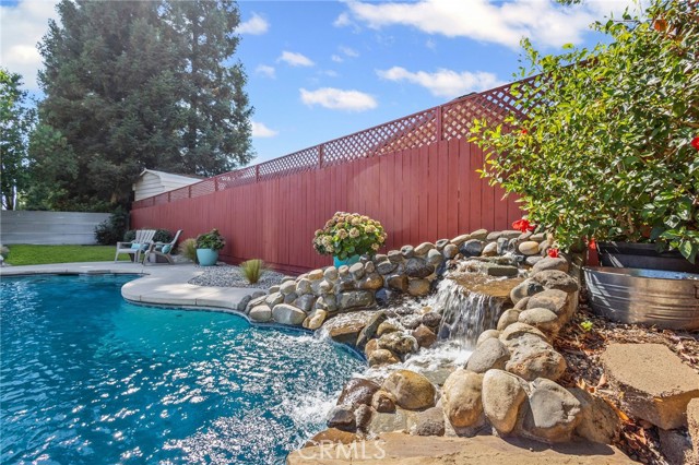 204 Crater Lake Drive, Chico CA: https://media.crmls.org/medias/dad5e47e-75a5-4272-b4ed-c7fb0e323e57.jpg