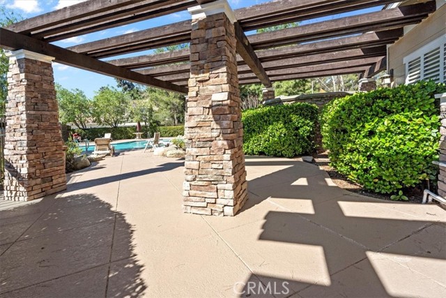 26502 Rock Creek Drive, Valencia CA: https://media.crmls.org/medias/dad61268-bea5-4f82-831e-f736b1e02b9a.jpg