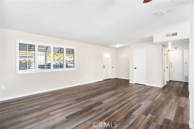 Detail Gallery Image 10 of 35 For 27161 Pinehurst, Menifee,  CA 92586 - 2 Beds | 1 Baths