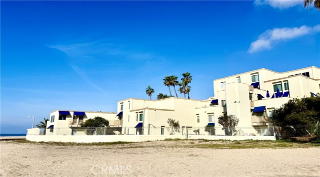 Detail Gallery Image 2 of 29 For 711 Pacific Coast Highway #324,  Huntington Beach,  CA 92648 - 1 Beds | 1 Baths