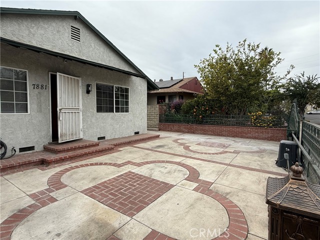 Detail Gallery Image 1 of 22 For 7881 Claybeck Ave, Sun Valley,  CA 91352 - 3 Beds | 2 Baths