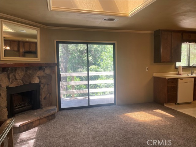 652 Knoll Drive, Crestline CA: https://media.crmls.org/medias/dad8c0ca-3b83-4479-a251-484af47b9ccb.jpg