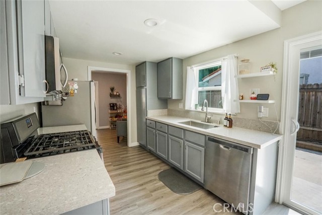 Detail Gallery Image 7 of 19 For 2673 Mercedes Ave, Highland,  CA 92346 - 4 Beds | 2 Baths