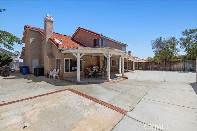 3314 Sandstone Court, Palmdale CA: https://media.crmls.org/medias/dad8fa7c-ee3d-41c1-93b1-7fc2542e0d78.jpg