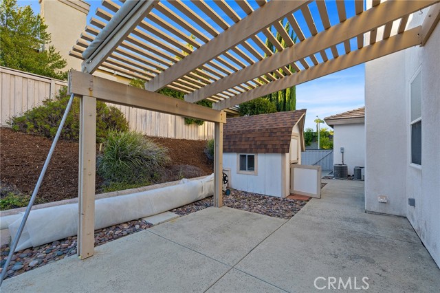 23515 Mountainside Court, Murrieta CA: https://media.crmls.org/medias/dad93588-bd32-4bc2-8856-113df9ebd0d6.jpg