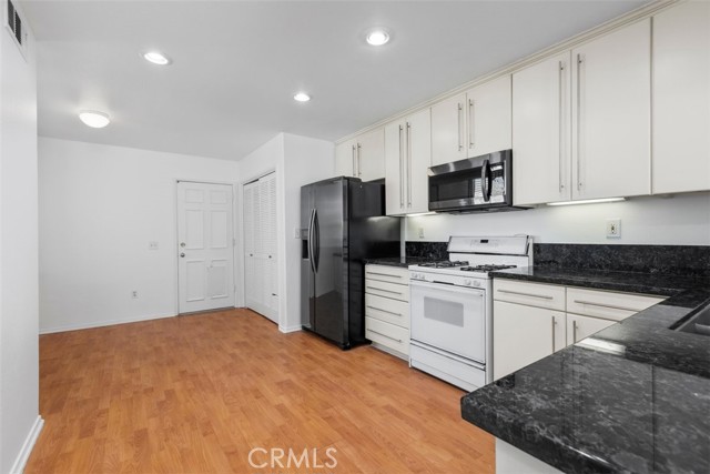 Detail Gallery Image 5 of 11 For 14726 Burgundy Pl, Chino Hills,  CA 91709 - 4 Beds | 2/1 Baths