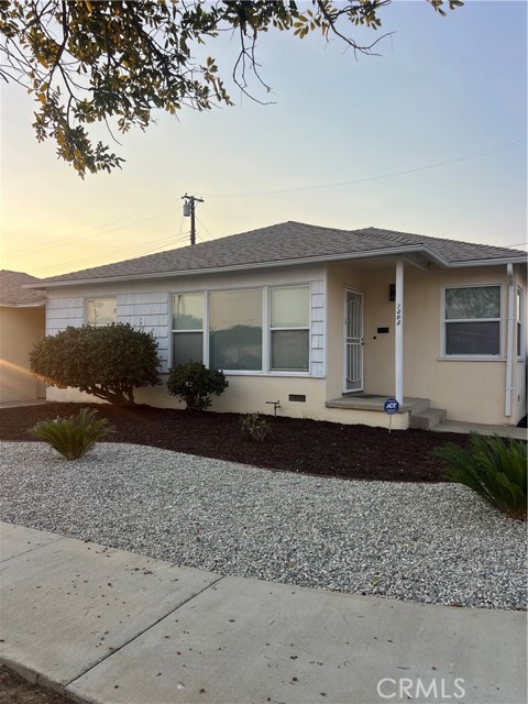 1303 146th, Gardena CA: https://media.crmls.org/medias/dadac88b-4293-4a5f-a3da-21b61d15e464.jpg