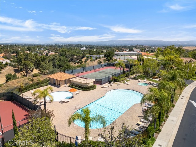 19900 Mariposa Creek Way Way, Porter Ranch CA: https://media.crmls.org/medias/dadc5242-d16e-47f1-9a9e-76d002cab934.jpg
