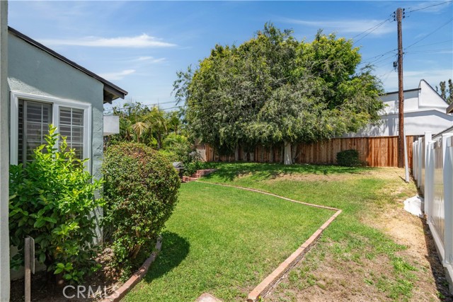 Image 16 of 20 For 3042 Glendon Avenue