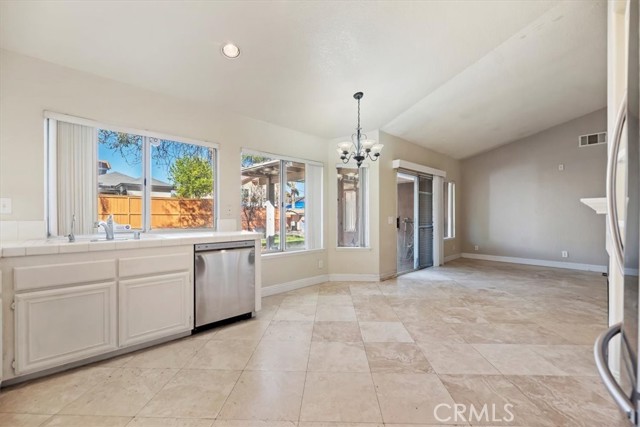 Detail Gallery Image 25 of 54 For 10049 Cartagena, Moreno Valley,  CA 92557 - 4 Beds | 2 Baths