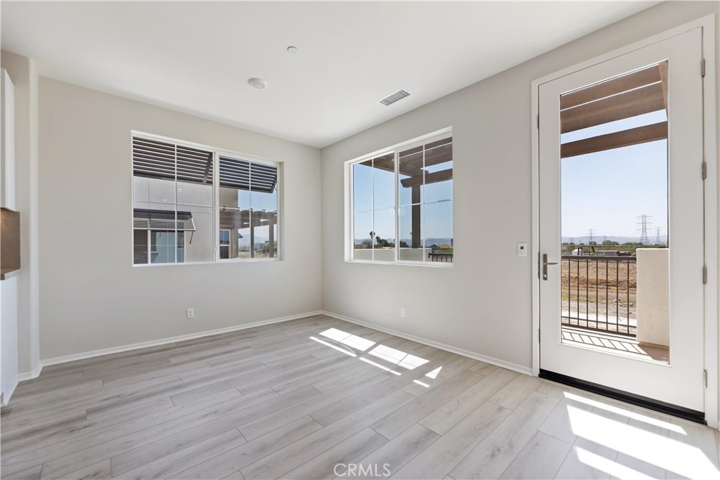 MLS #OC25132963 img 9