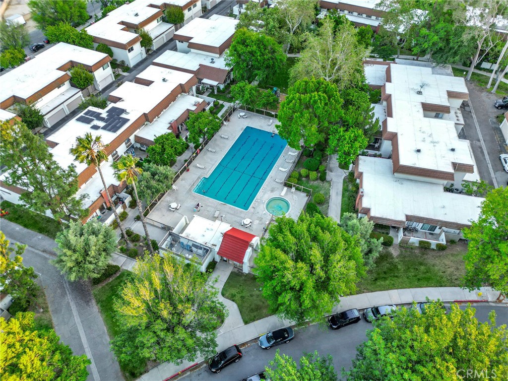 https://media.crmls.org/medias/dade37d3-efac-4c04-ba12-7a32b2343d8c.jpg?preset=X-Large
