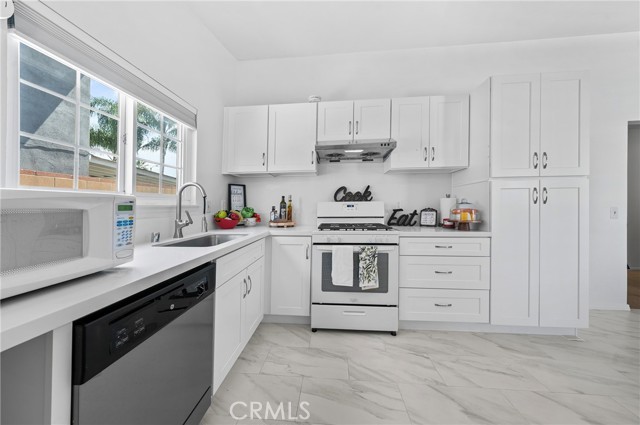 Detail Gallery Image 4 of 32 For 19508 Springport Dr, Rowland Heights,  CA 91748 - 3 Beds | 2 Baths
