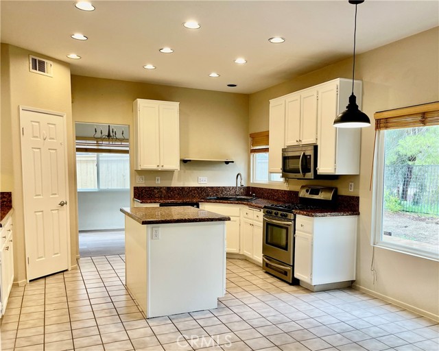 Detail Gallery Image 7 of 31 For 40794 Mountain Pride, Murrieta,  CA 92562 - 4 Beds | 3 Baths