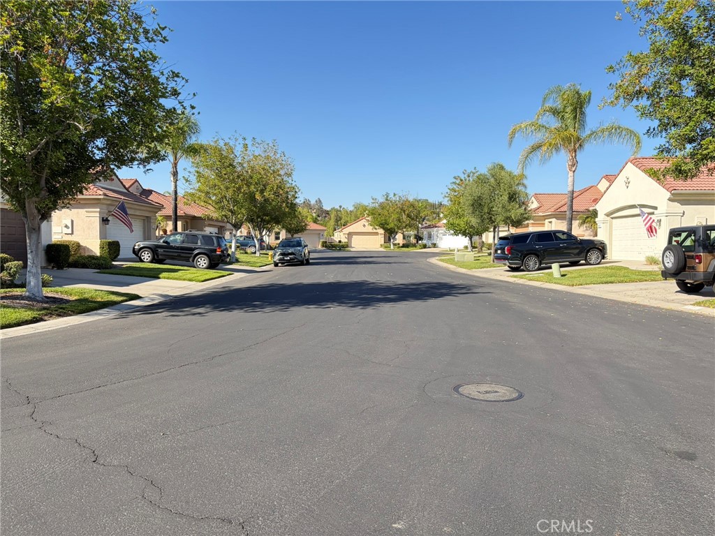 https://media.crmls.org/medias/dadf92f5-daae-4241-978a-d44c2d810413.jpg?preset=X-Large
